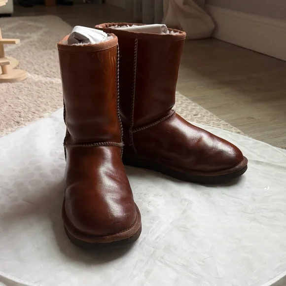 🌰 UGG 🌰 Women's Classic Short Water-resistant Leather •Chestnut • size 8 - Picture 3 of 13